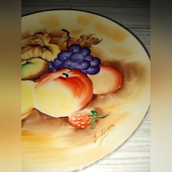 Vintage Hand Painted Signed Mixed Fruits Porcelain Collector's Hanging Plate 8½ - Picture 6 of 7